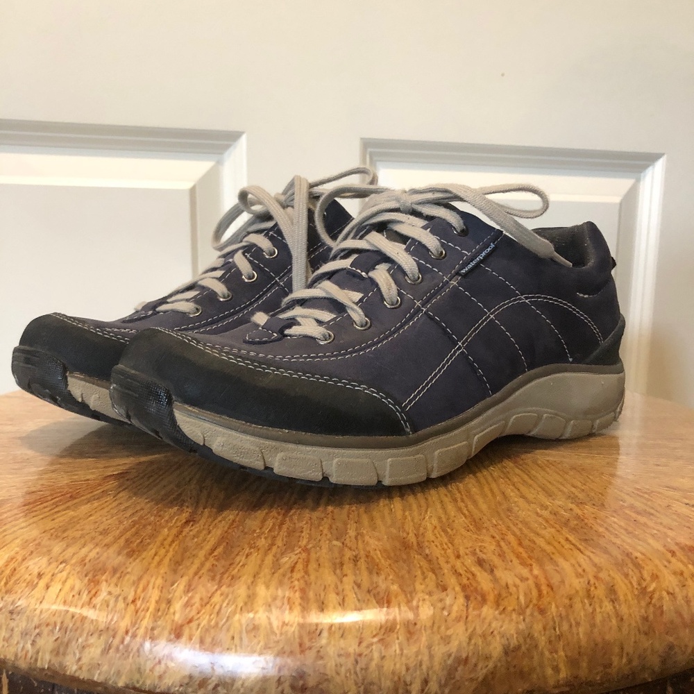 Clarks Wave Walkers 8.5